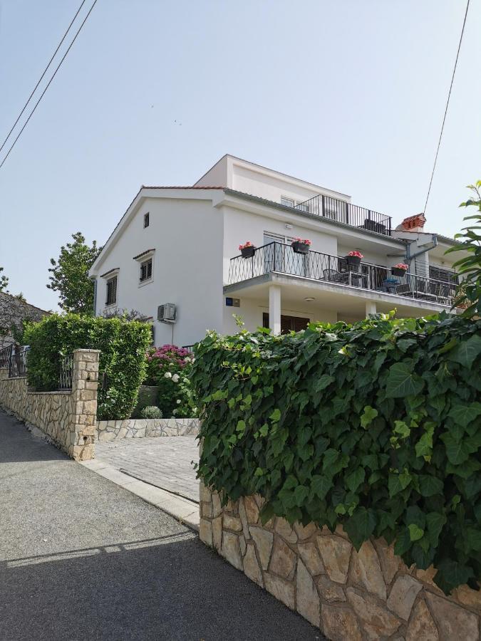 נייביצה Apartment Sara מראה חיצוני תמונה