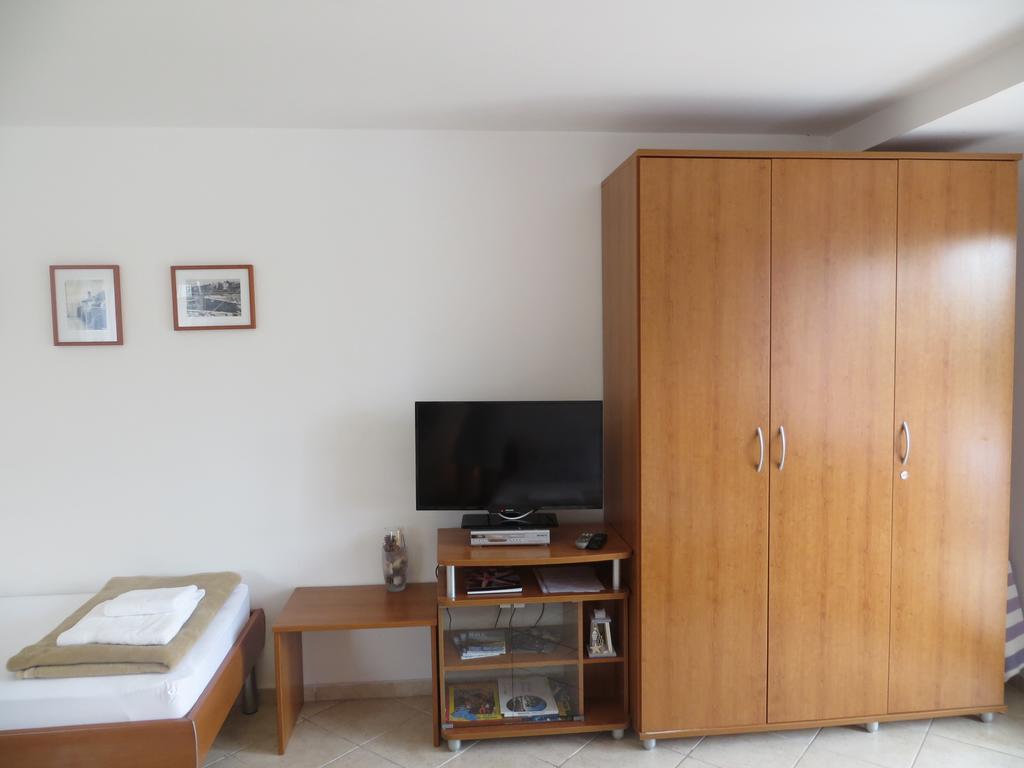 נייביצה Apartment Sara מראה חיצוני תמונה
