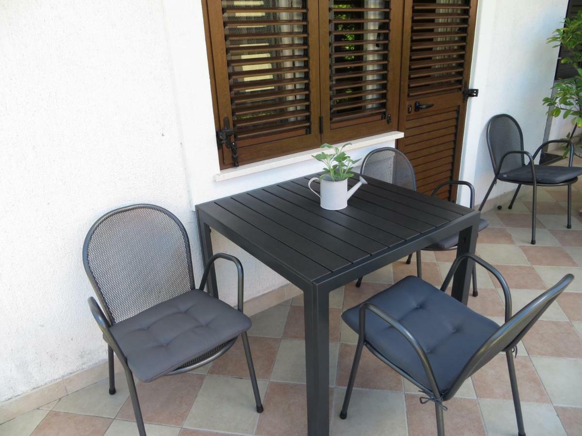נייביצה Apartment Sara מראה חיצוני תמונה